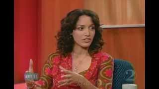 Jennifer Beals  Interview: The Wayne Brady Show (February 4, 2004)