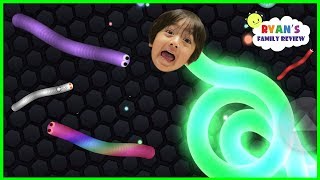 Let's Play Mega Fun Slither io Game with Ryan's Family Review screenshot 4