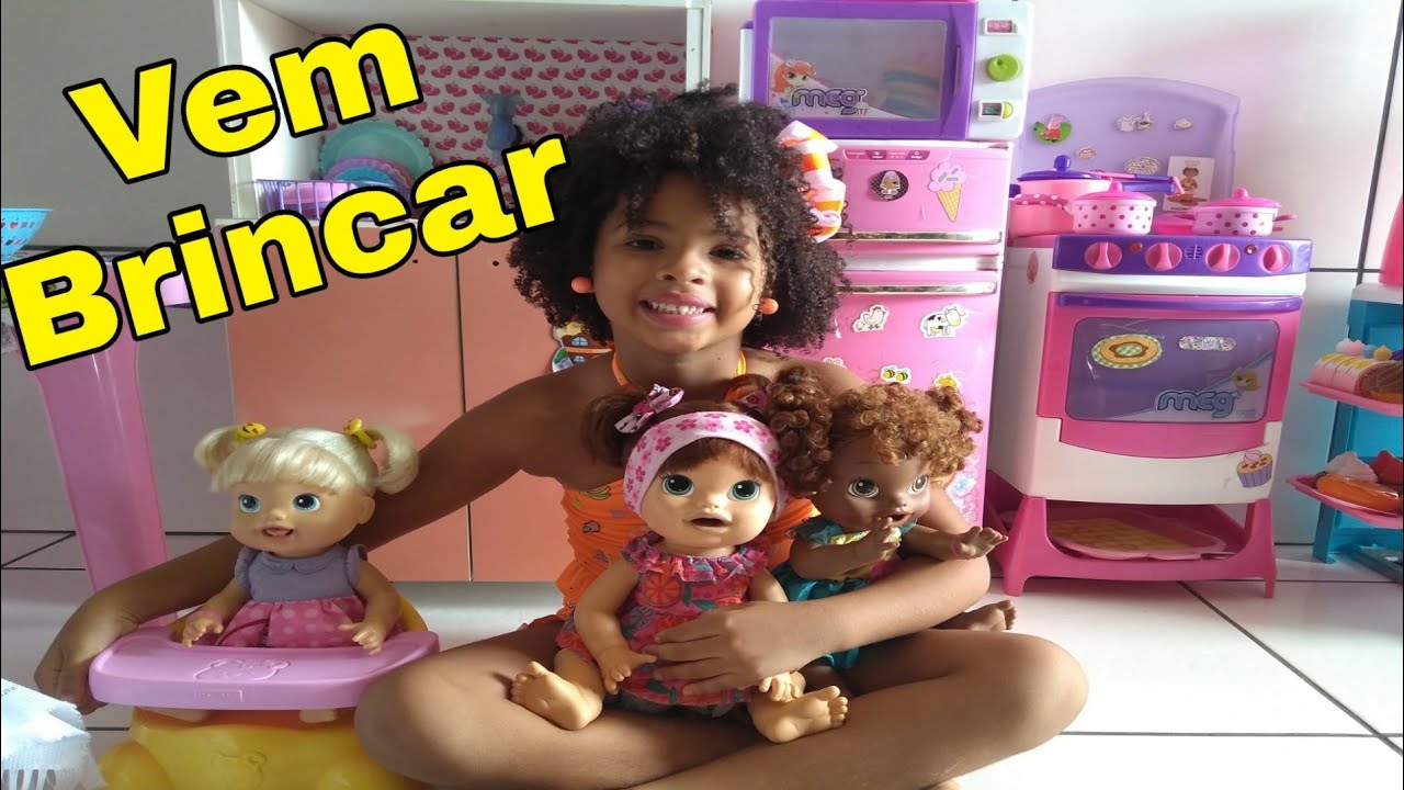 Vem brincar,San na cozinha de brinquedo