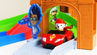PJ Masks and Paw Patrol बच्चों के लिए खिलौना रेसिंग वीडियो! (Hindi) screenshot 4