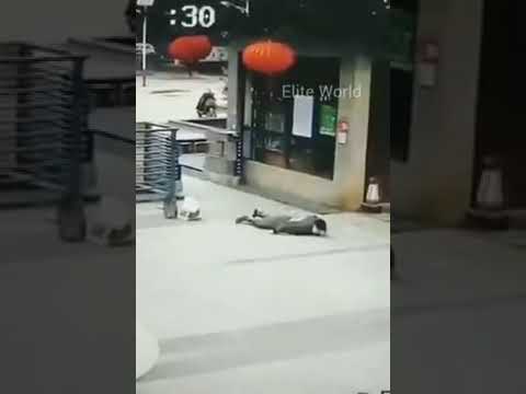 فيديو.. الصينيون يسقطون على وجههم في الشوارع بسبب “فيروس كورونا”
