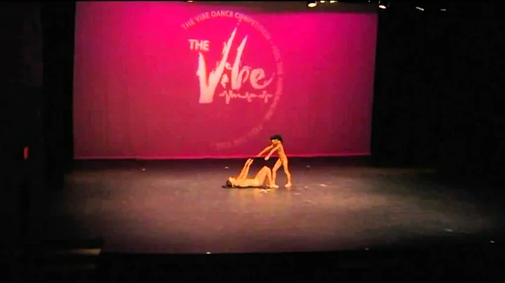 walk like a egyptian - Jazz duo, Kirsten and Katie...