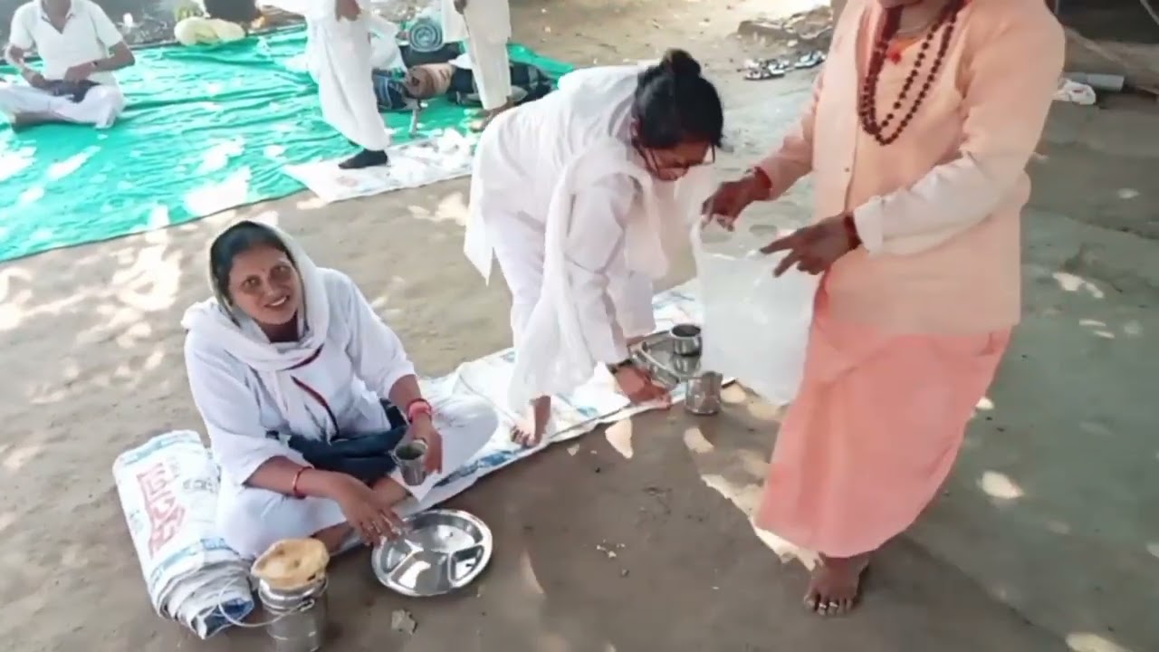 मैयाच्या परिक्रमेमध्ये थरारक दृश्य पहायला मिळाले 3500 किलोमीटर चालत चाललो आहोत...