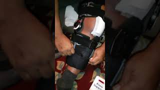 How to keep the Knee brace up.