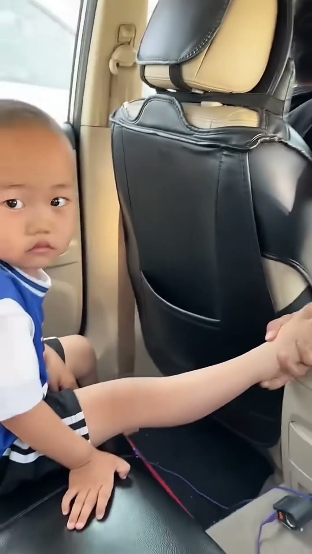 是我自作多情了 原来我就是一个送货了#Cute baby#Cute#呆萌小米宝#聪明宝宝#萌娃