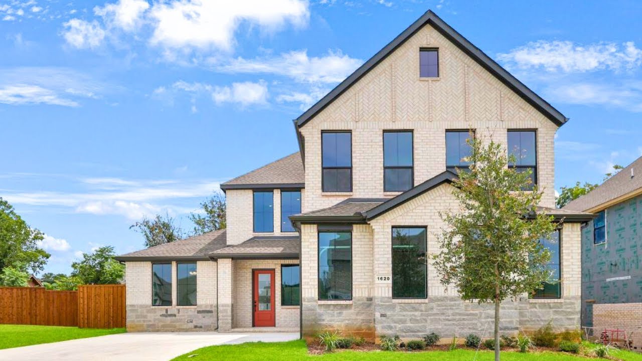 INSIDE an $840K Carrollton Emerald Series Home: 20‑ft Ceilings, Media Room & Chef’s Kitchen