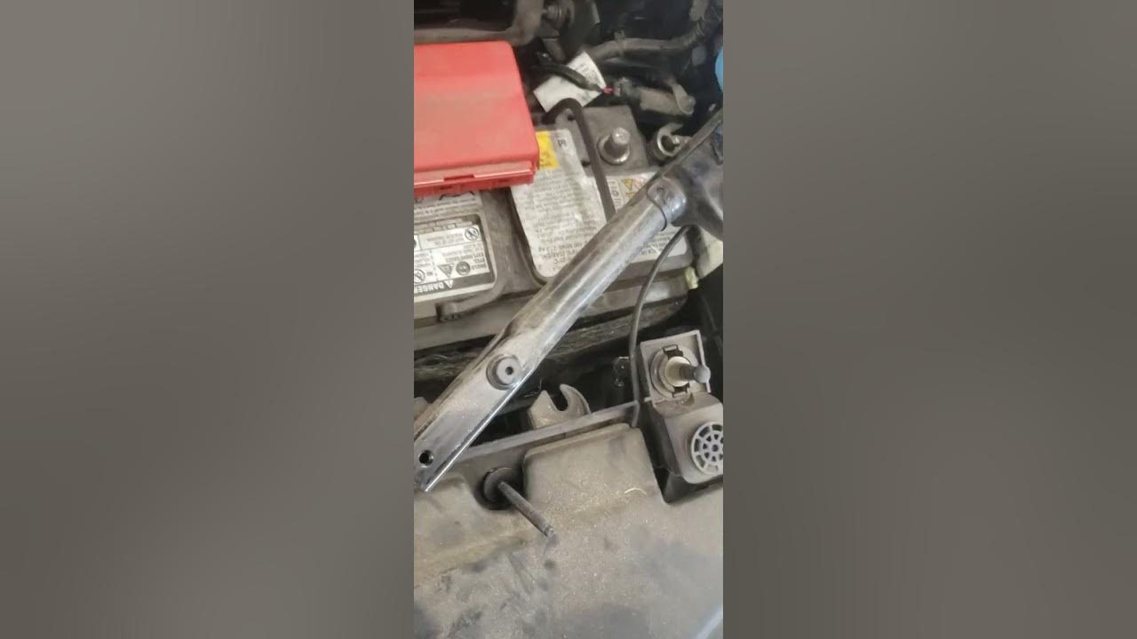 2021 Chrysler Pacifica battery replacement - YouTube