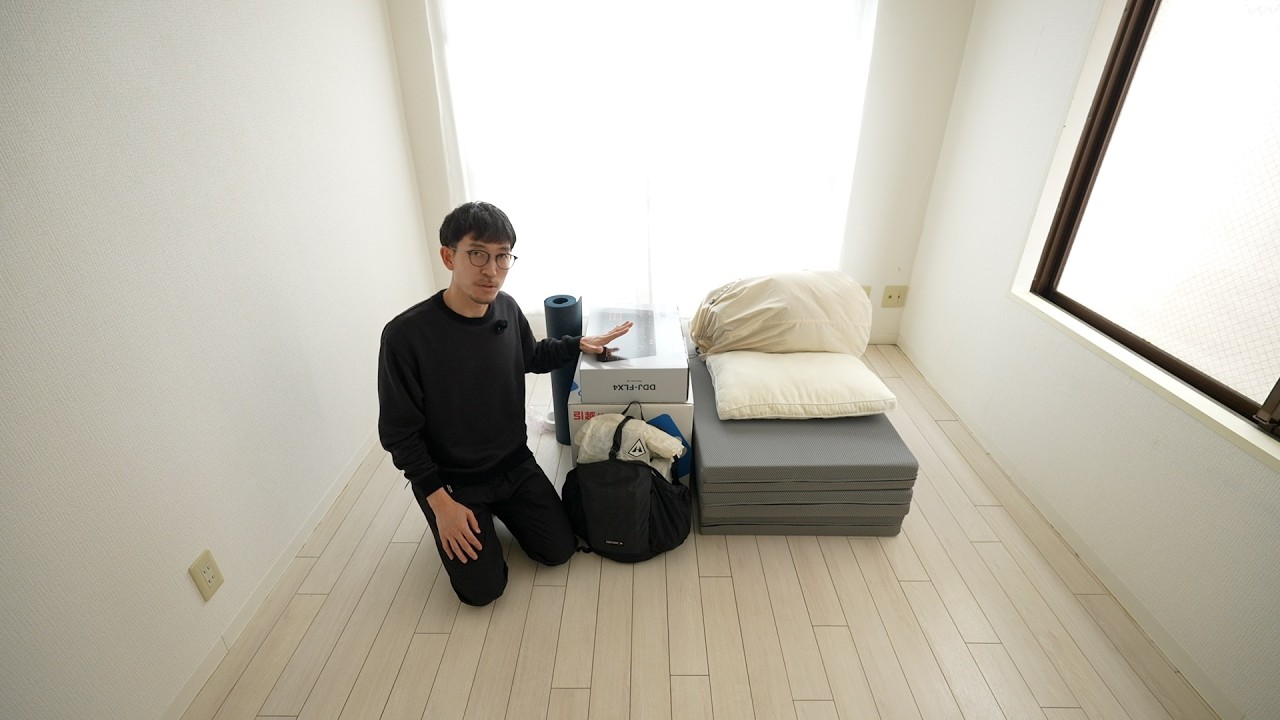 A minimalist who moves in 13 minutes - YouTube