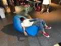使い道のわからない誕生日プレゼントをもらって困った時の動画【赤髪のとも】