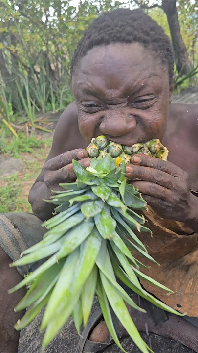look how chaabaa is eating this forest pineapple like pro #africa #hadzabetribe #food #shorts #fyp