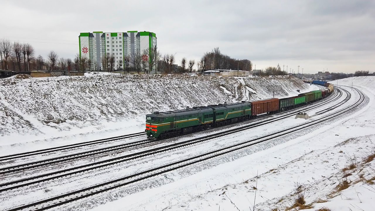 Тепловозы 2ТЭ10УК-0165, 2ТЭ10УК-0144, 2ТЭ10МК-2898 и 2ТЭ10УК- 0063 на станции Могилёв-1