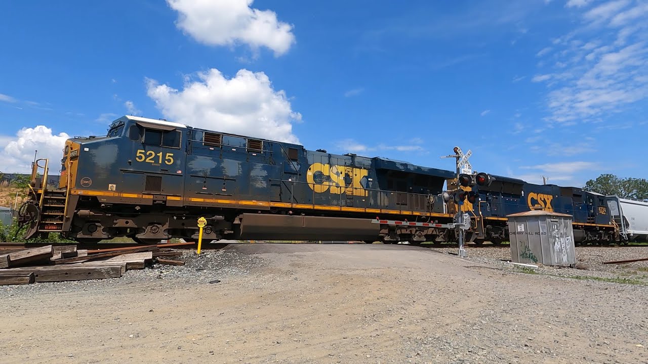 Fresh SD70AC #4724 Second out on CSX M421 in Dumfries, VA! | 6/4/2024 ...