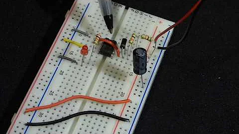 555 timer electronics astable mode circuit step by step build demonstration by electronzap