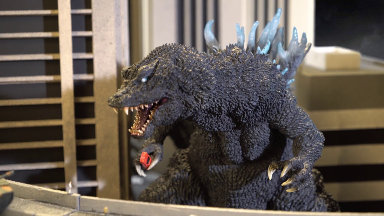 Godzilla Invades the City of Collectibles - Feat. X-Plus Gigantic ...