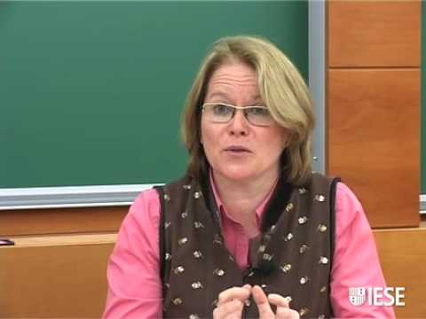 Comunicaci 243 N En Tiempos De Crisis Prof Karen Sanders Iese Youtube