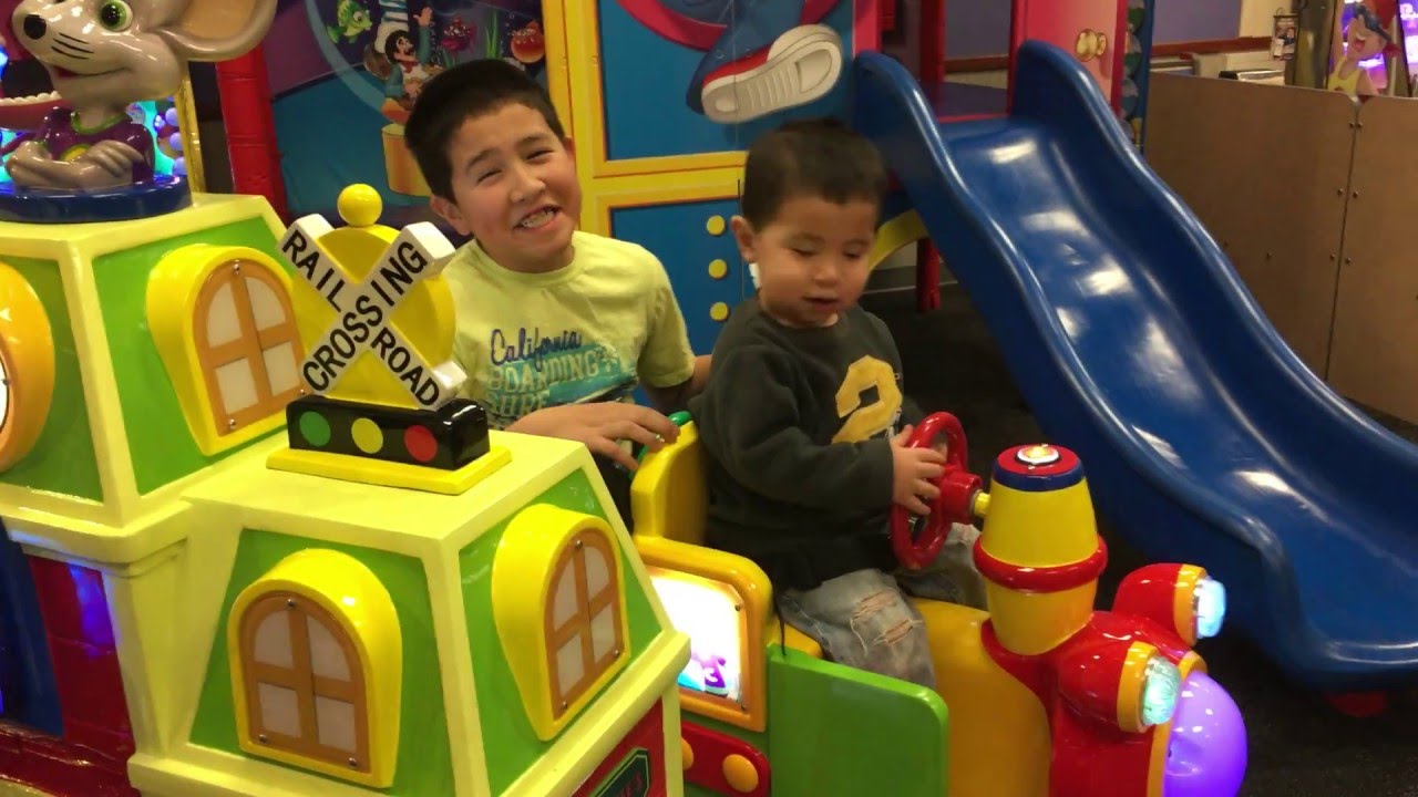 TheChanClan: New Chuck E Cheese Train Ride, Rochester, Minnesota - YouTube