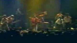 Video voorbeeld van "Mano Negra - Rock and Roll Band (Directo - Pigalle 1989)"