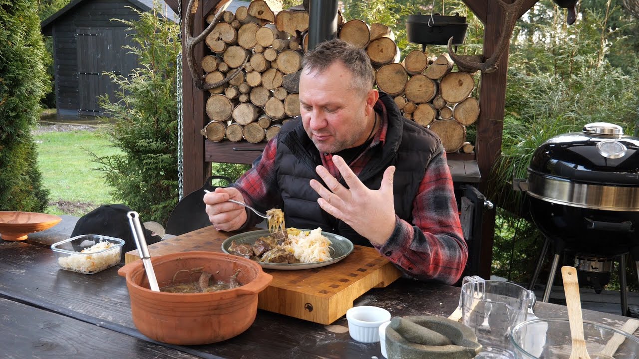 Wiejskie gotowanie - klasyczna wątróbka duszona w sosie własnym z cebulą / Oddaszfartucha