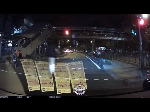 road trippin 20oct2018 @ amk ave 3 outside amk hub escooter on the road again & beating red light