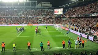 AC Sparta Praha - Baník Ostrava 14.5.2024 (2:1) - závěrečná děkovačka, dárek trenérovi k narozeninám