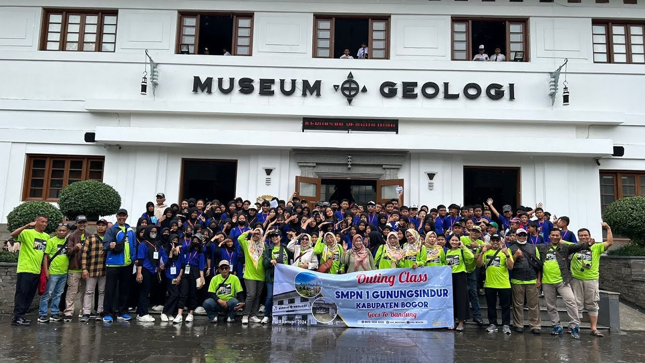 Outing class smpn 1 gunung sindur goest to bandung