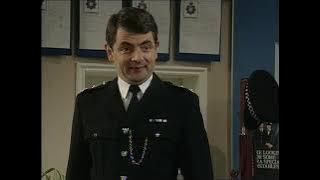 The Thin Blue Line|S01E01 - The Queen's Birthday Present