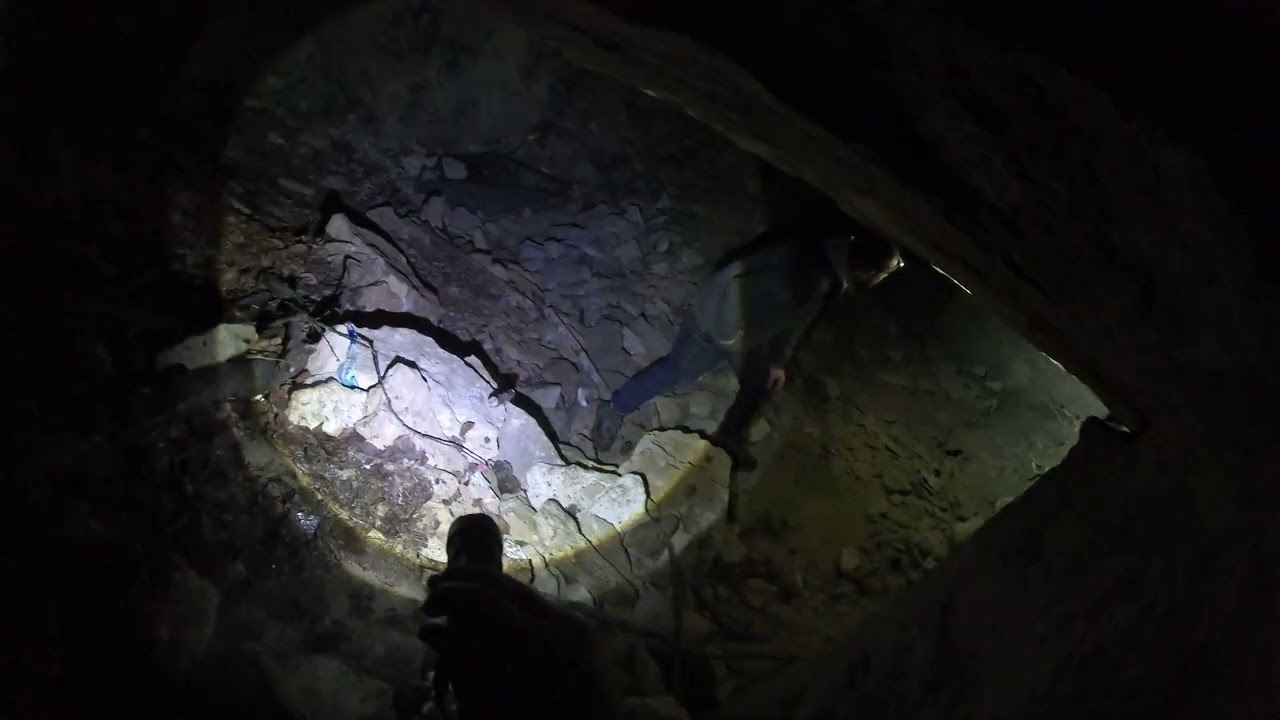 Exploring a mine for a underground city 