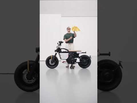 Doesn't leave you out in the rain. #BMWCE02 @vagabund_moto #PluggedToLife #CustomBike #BMWMotorrad