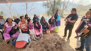 Festejando el Día De Las Madres desde Pueblo Viejo Mixtepec
