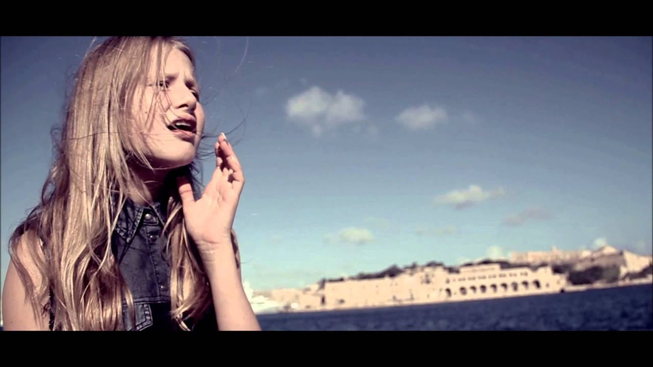 Ula Ložar - Nisi sam / Your light (Full Slovenian Version)