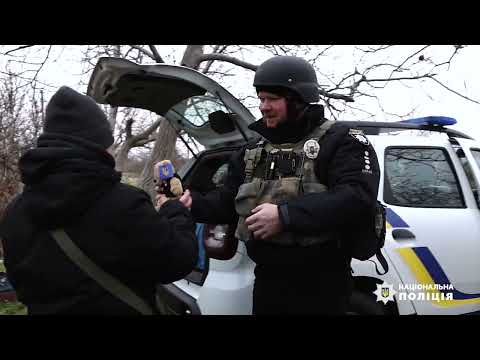 Евакуація з прифронтового Приморського: завдяки поліцейським ще дві родини з дітьми у безпеці