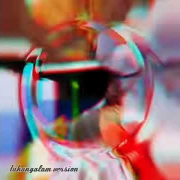 Viral . Cewek jilbab joget di atas pagar saat lihat karnaval .( Tulungagung)