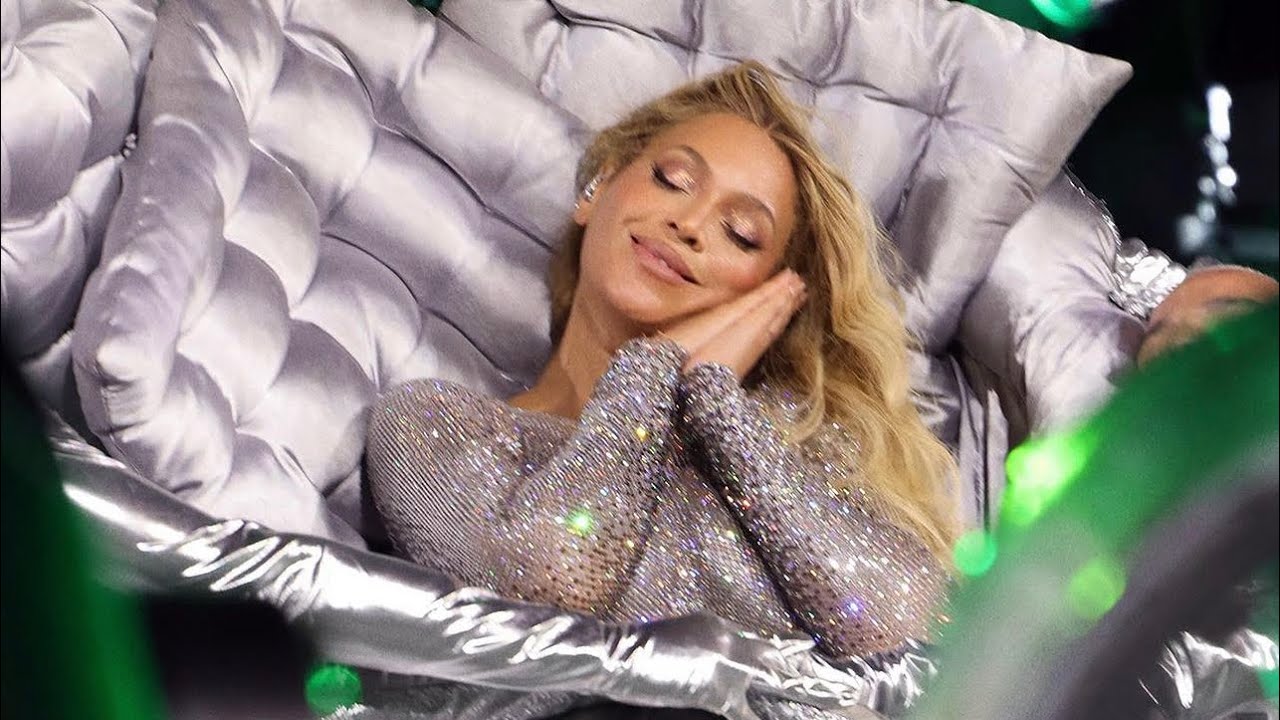 Beyoncé Chicago Opening Renaissance Tour 23 - YouTube
