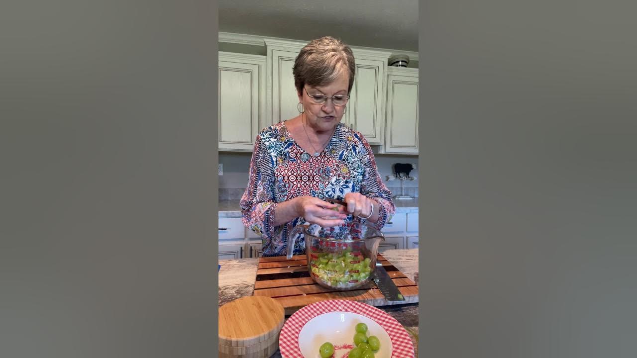 CHICKEN SALAD by Mama Sue | Quick Lunch Idea | Southern Cooking - YouTube