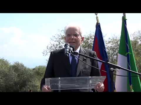 Mattarella e il ministro Crosetto a Cagnano Varano per assistere a un'esercitazione militare