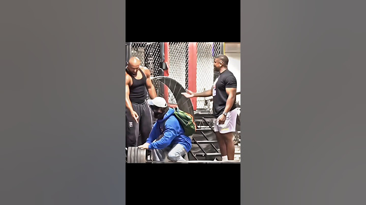 Elite Powerlifter Anatoly use Fake Weights in Gym Prank On video #anatoly #fitness #gmy #prankshort