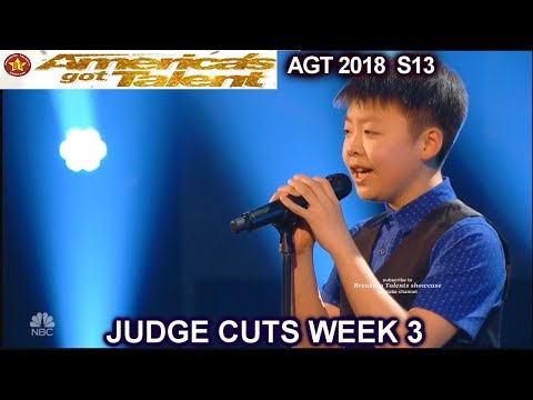 Jeffrey Li sings