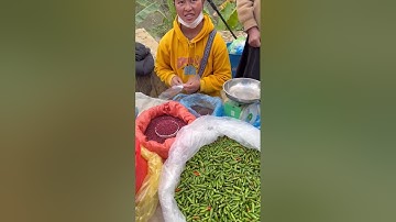 Ớt đặc sản ở chợ phiên Cán Cấu, Si Ma Cai, Lào Cai