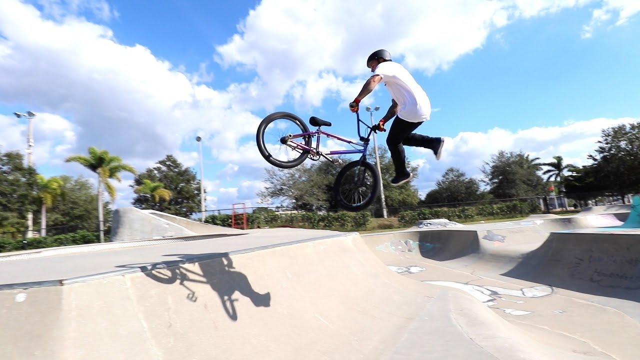 MASSIVE TAIL WHIP GAP AT THE SKATEPARK!