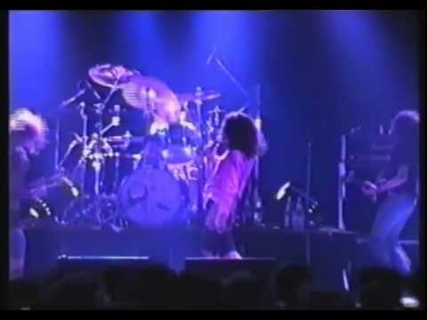 Download Pearl Jam - Even Flow [Rotterdam, Netherlands] (March 06, 1992)
