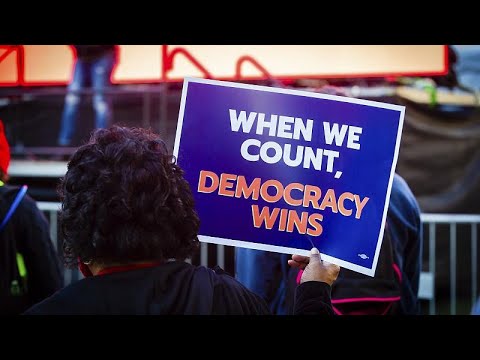 Στους δρόμους οι οπαδοί Μπάιντεν - Τραμπ