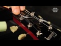 Как поменять струны на электрогитаре с фиксированным бриджем (перевод Global Sound)