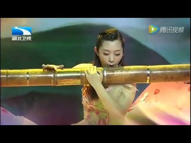 Cây sáo lớn nhất thế giới Tại Trung Quốc. ( The world's largest flute In China ) class=