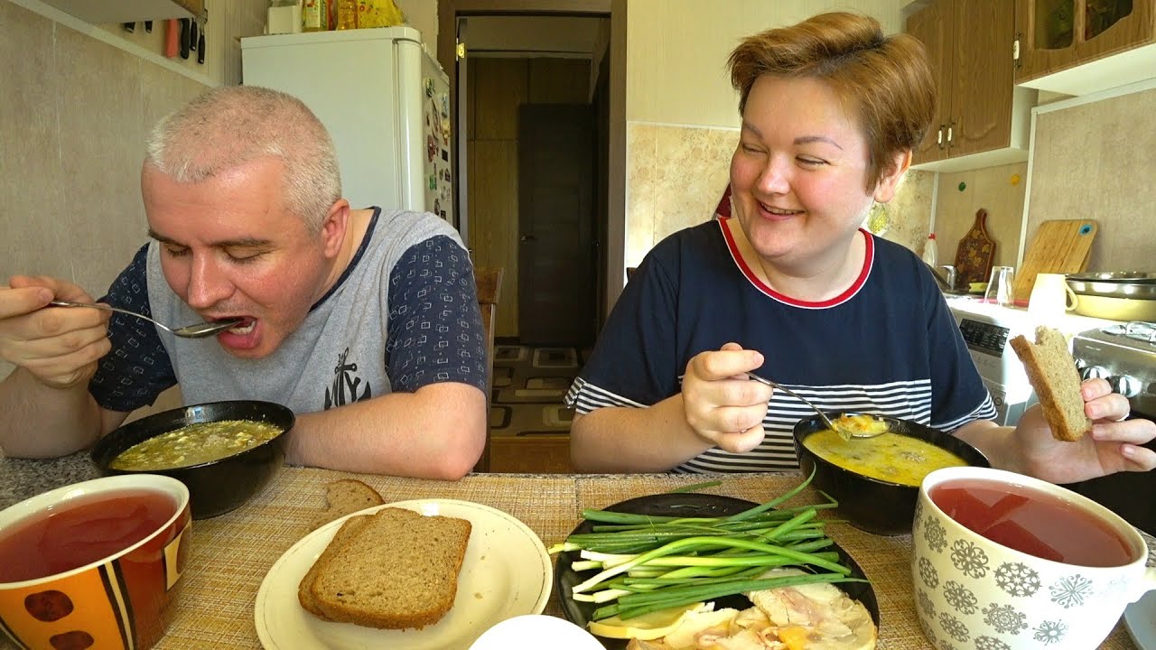 Мукбанг ВКУСНЫЙ обед 🍲🍛 для МУЖА, понравилось ему? 🤭 Суп с фрикадельками 🥣 запеканка и кисель