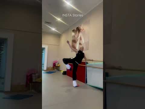 Смелая балерина на тренировке