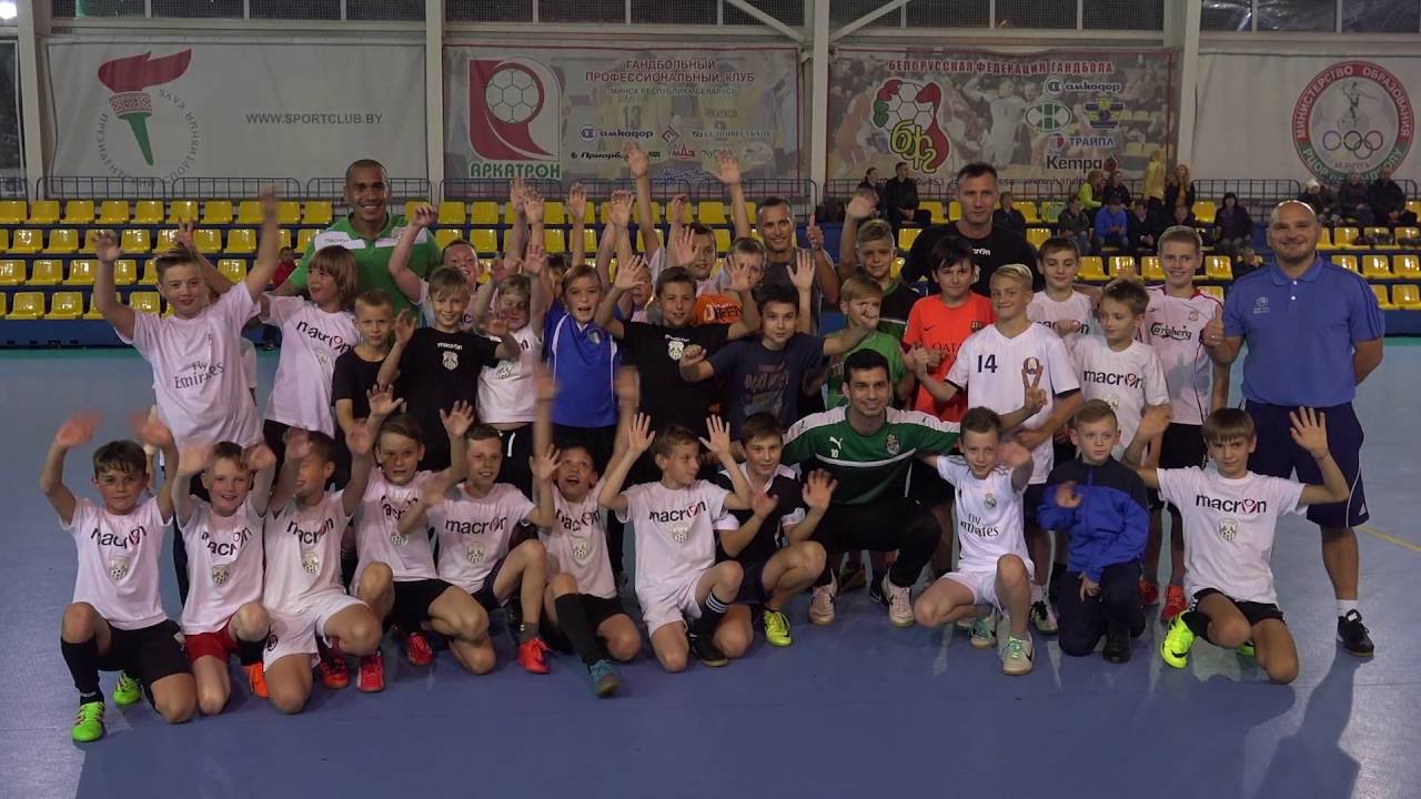 Мастер-класс от игроков ИСК "Дина" и МФК "Столица" - YouTube