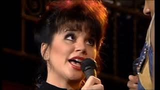 LINDA RONSTADT - 'Don't Know Much' (feat. Aaron Neville) 1989