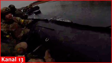 Ukrainian special forces attack in boats Russian position in Kherson - Operation footage