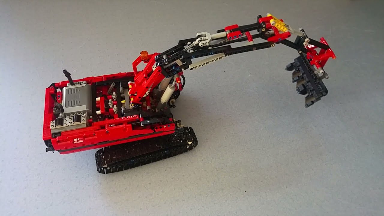 LEGO MOC Motorized Excavator by BrickRandom | Rebrickable - Build with LEGO