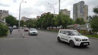 Остановочный комплекс на ул. Вышгородская, 21